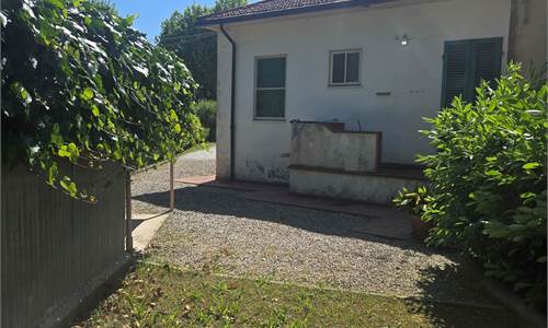 3 locali In Vendita a Collesalvetti